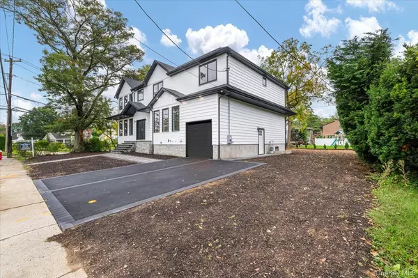 Woodmere, NY 11598,1028 E Broadway