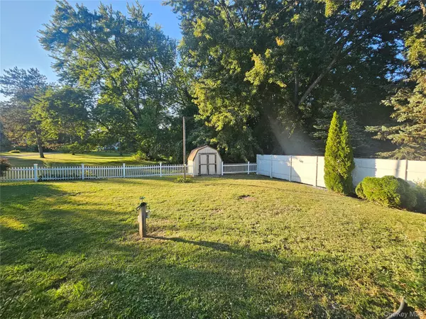 Hudson, NY 12534,19 Rivenburg LN
