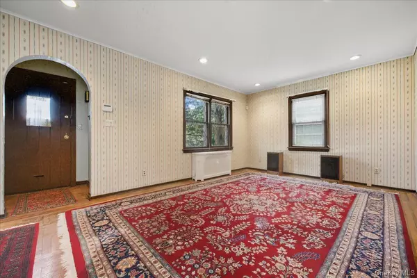 Bellerose, NY 11426,8771 253rd ST