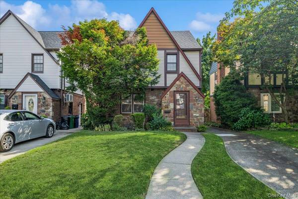 Bellerose, NY 11426,8771 253rd ST