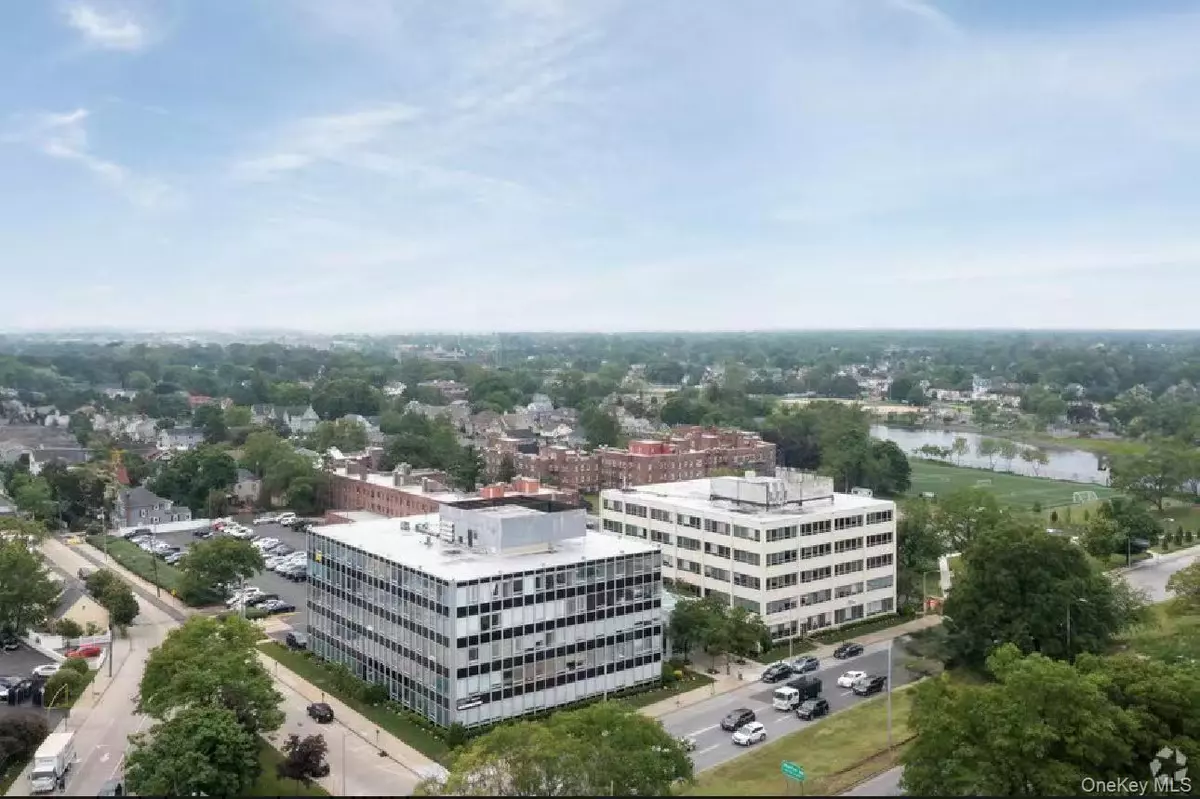 Rockville Centre, NY 11570,100 Merrick RD