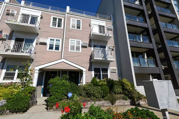 Rockaway Beach, NY 11693,126 Beach 92nd ST #3C
