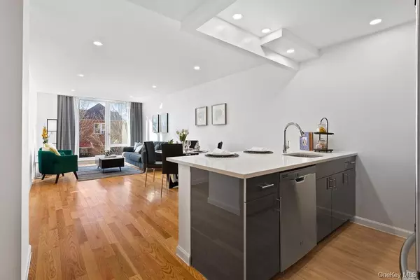 Woodside, NY 11377,56-02 31st AVE #2A