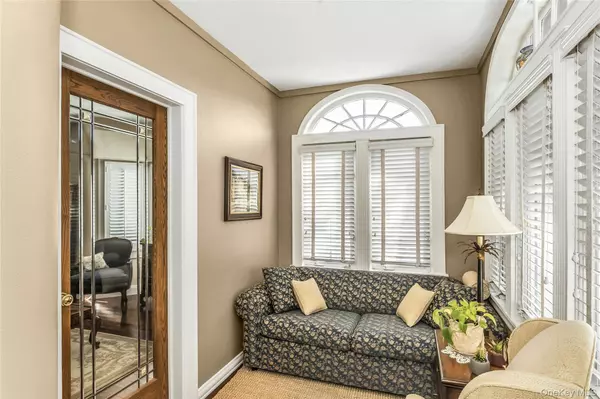 Long Beach, NY 11561,329 E Hudson ST