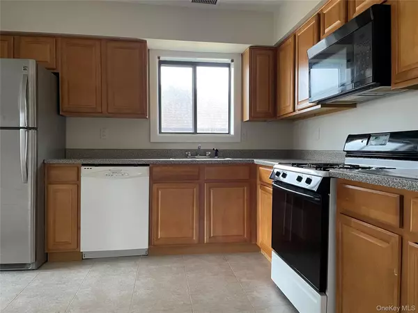Nanuet, NY 10954,32 Omni Parc DR