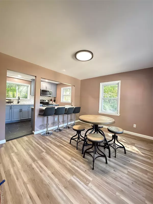 Greenwood Lake, NY 10925,28 Sterling RD