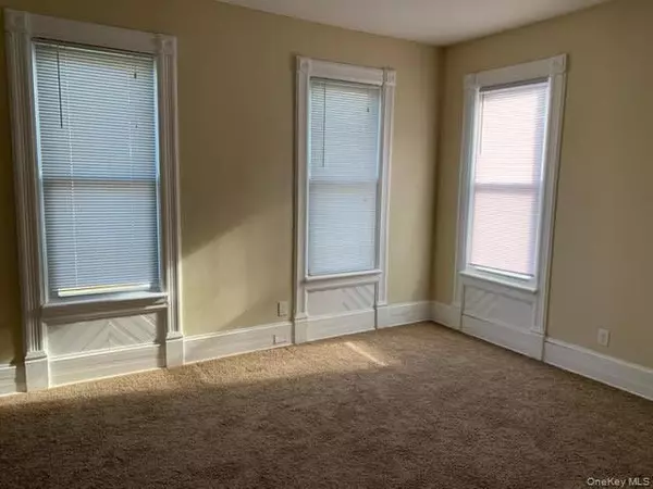Poughkeepsie, NY 12601,7 Balding AVE #2