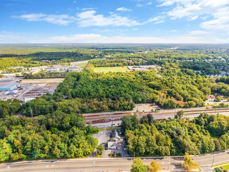 1405 Montauk HWY, Oakdale, NY 11769