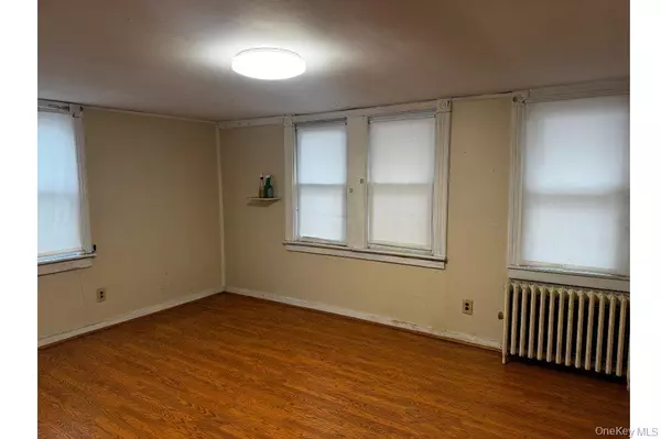 Riverhead, NY 11901,1027 West ST