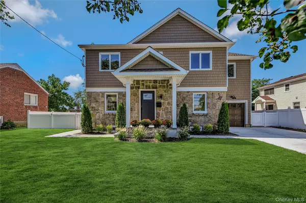 45 Brunswick AVE,  Williston Park,  NY 11596