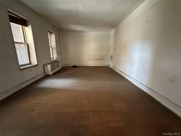 Yonkers, NY 10704,219 Bronx River RD #1G