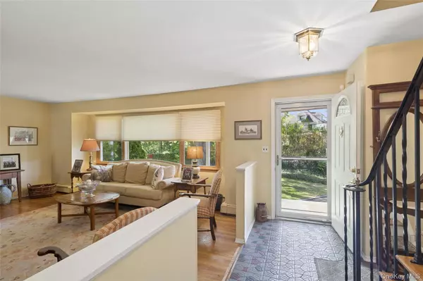 Huntington, NY 11743,126 Carley AVE