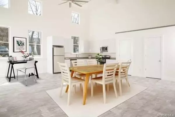 Beacon, NY 12508,121 Rombout AVE #8