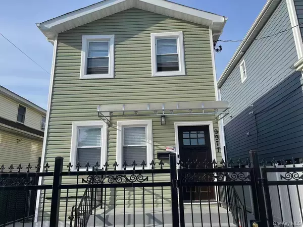 Howard Beach, NY 11414,9977 164th DR
