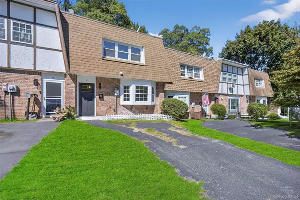 Beacon, NY 12508,8 Roundtree CT