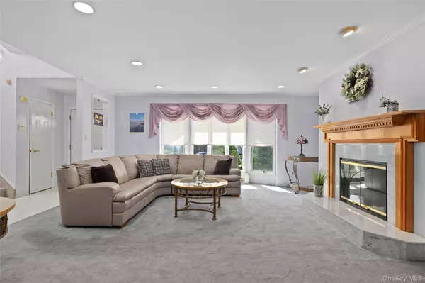 Seaford, NY 11783,4037 Park DR