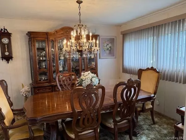 Deer Park, NY 11729,145 W 18th ST