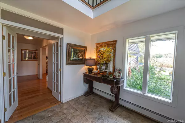 Bayport, NY 11705,80 Oak RD