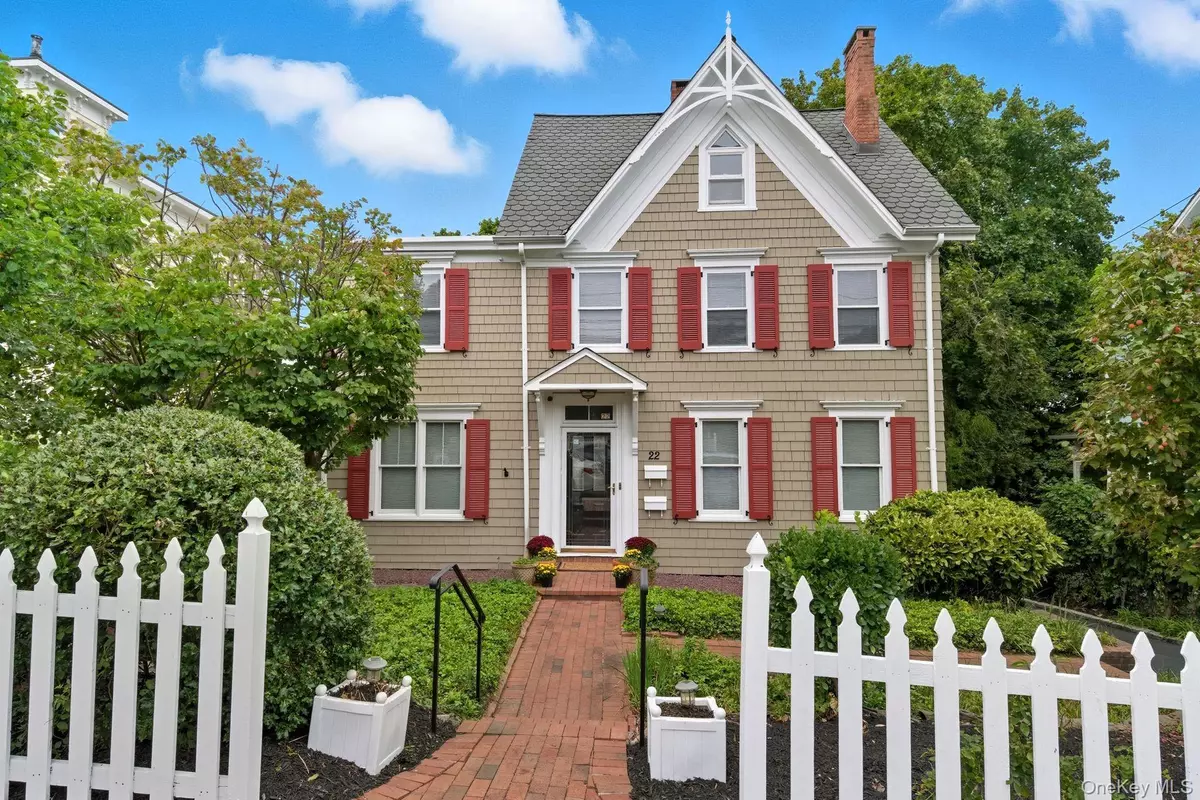 Oyster Bay, NY 11771,22 School ST