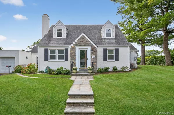 175 North ST, Locust Valley, NY 11560