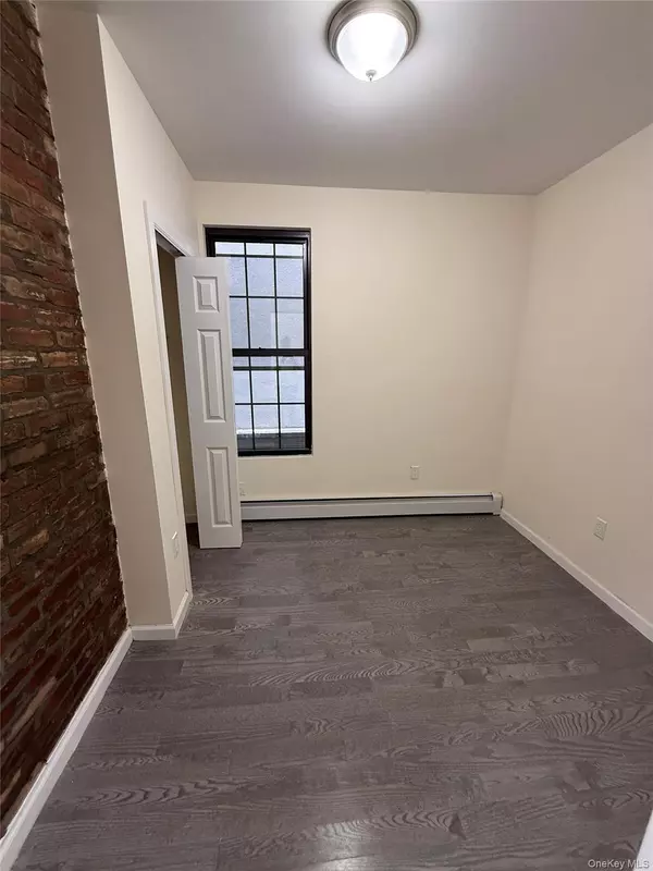 Bronx, NY 10457,1869 CARTER AVE #1