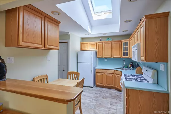 Oceanside, NY 11572,3363 Lawrence AVE