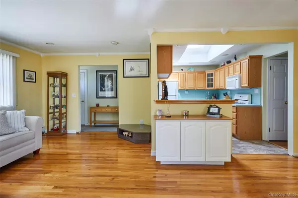 Oceanside, NY 11572,3363 Lawrence AVE