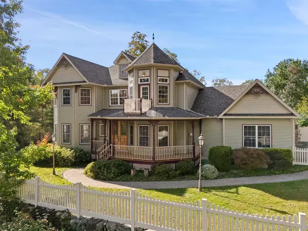 Hopewell Junction, NY 12533,211 Woodmont RD