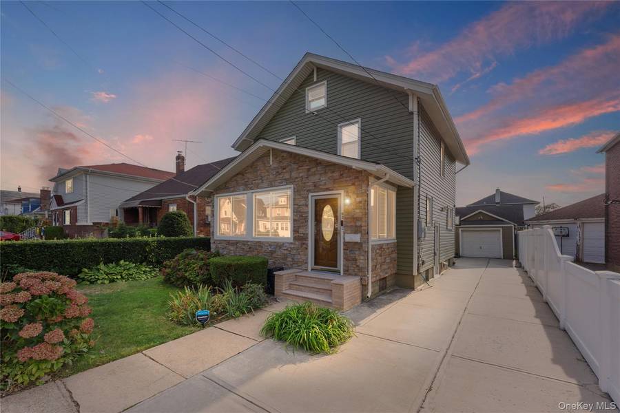 93 Vermont AVE, Hempstead, NY 11550