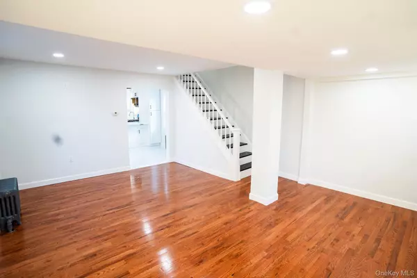 Williston Park, NY 11596,129 Sheridan AVE