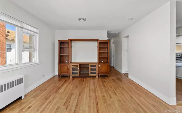 Long Beach, NY 11561,517 E Broadway