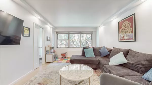 Forest Hills, NY 11375,70-31 108th St #2C