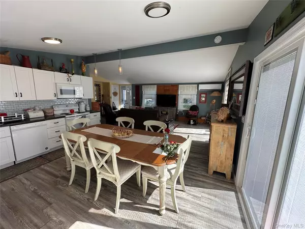 Manorville, NY 11949,53 Village CIR