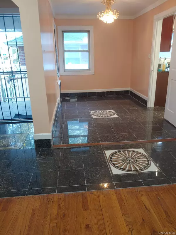 Bellerose, NY 11426,250-12 81st AVE