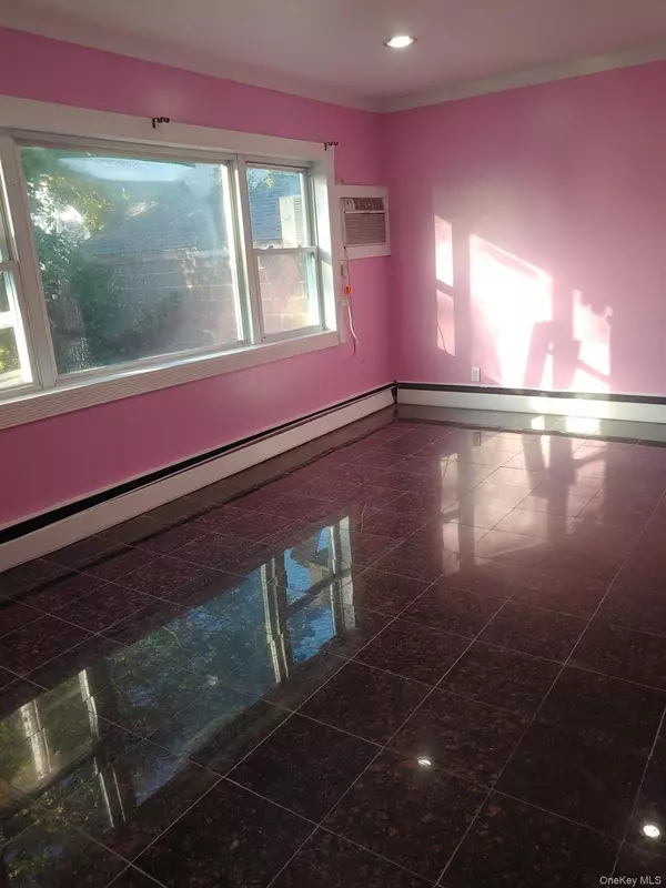 Bellerose, NY 11426,250-12 81st AVE