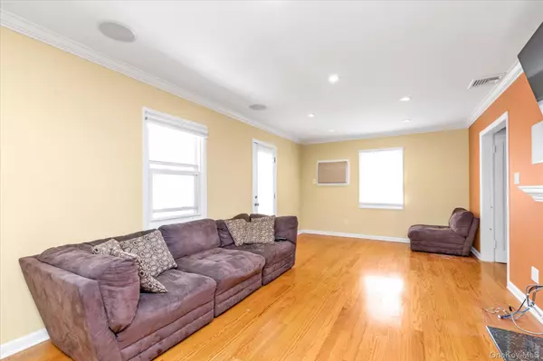 Carle Place, NY 11514,8 9th Str