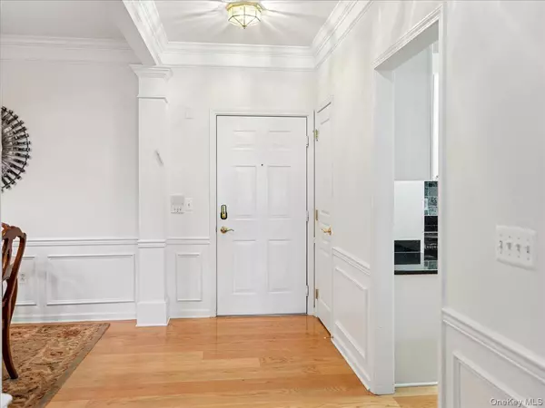 Airmont, NY 10901,28 N De Baun AVE #208