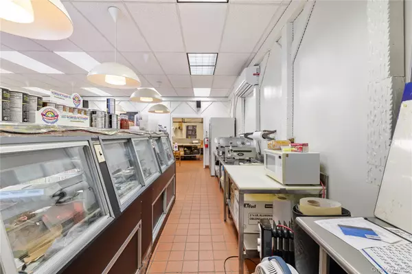 Merrick, NY 11566,2056 Merrick RD