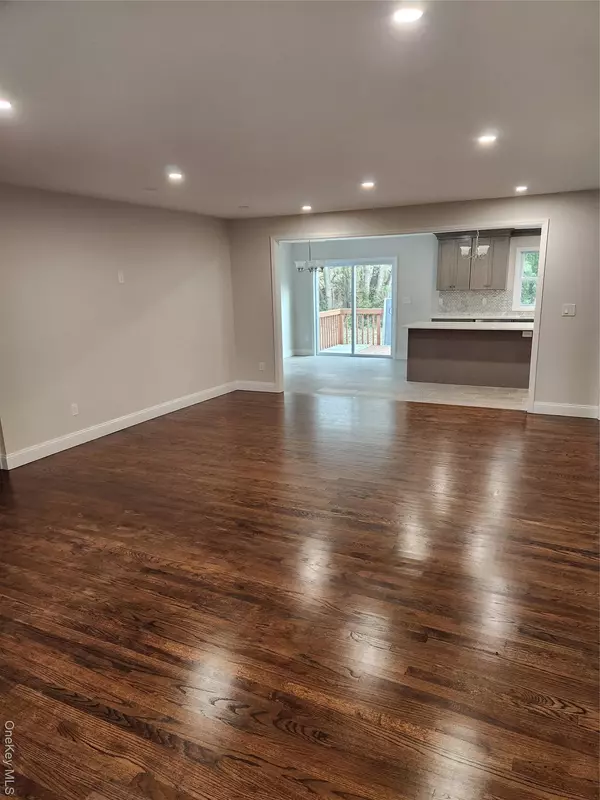 Warwick, NY 10990,13 Maple DR