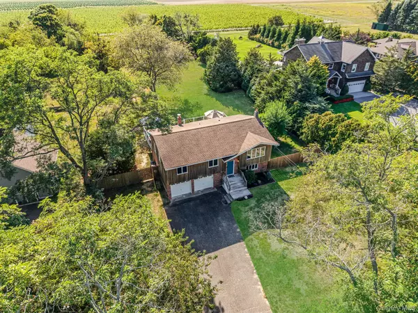 Aquebogue, NY 11931,159 Tuthills LN