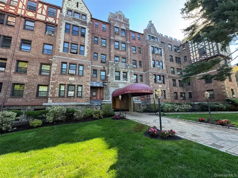 23 Old Mamaroneck RD #2P, White Plains, NY 10605