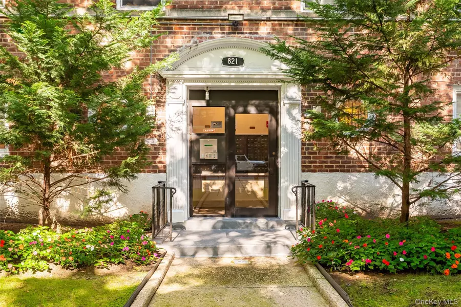 821 Bronx River RD #5J, Bronxville, NY 10708