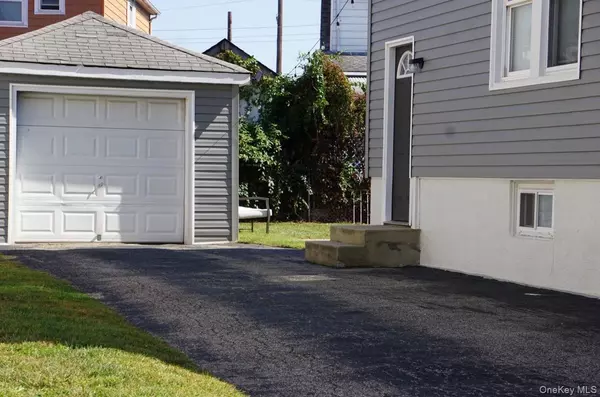 Valley Stream, NY 11581,31 Drew ST