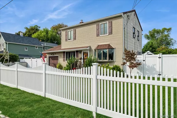 East Northport, NY 11731,59 Grand PL