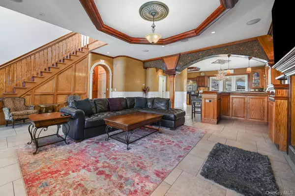 Seaford, NY 11783,3664 Somerset DR