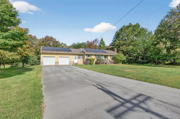 Bloomingburg, NY 12721,438 Mountain RD