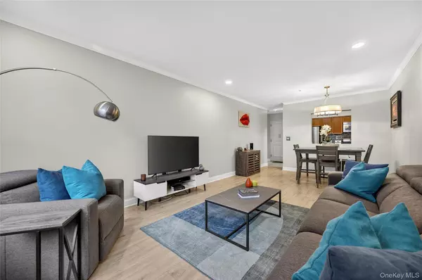 Westbury, NY 11590,130 Post AVE #303