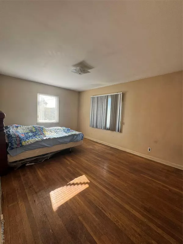 Flushing, NY 11355,14014 Negundo AVE