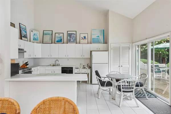 East Quogue, NY 11942,41 Sunset AVE