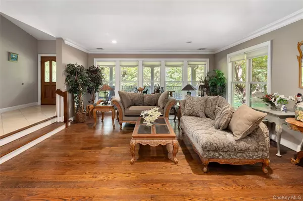 North Salem, NY 10560,2 Fox Den LN